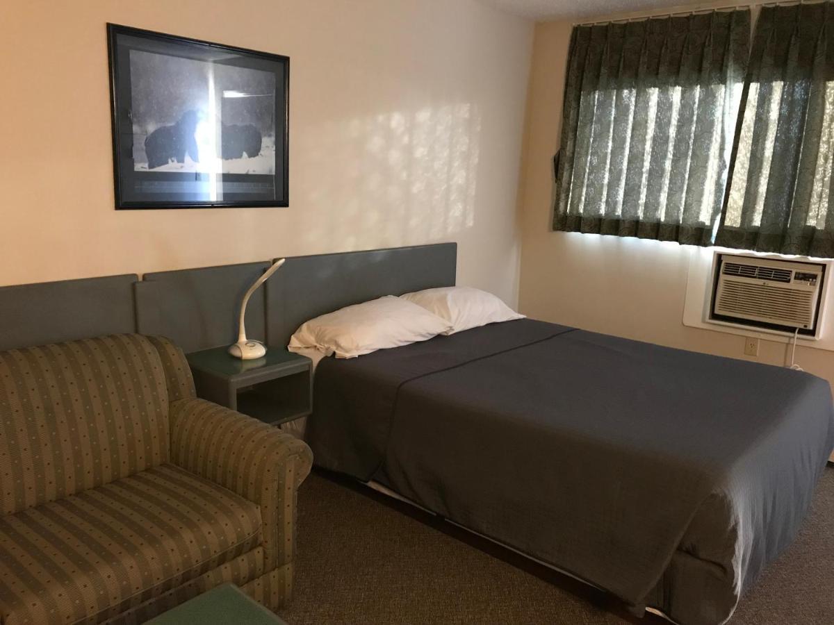 Plains Motor Inn Stettler Exterior photo