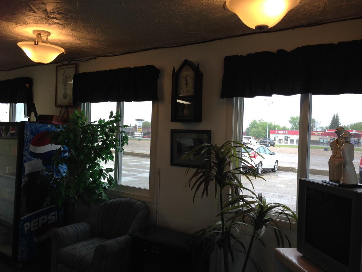 Plains Motor Inn Stettler Exterior photo