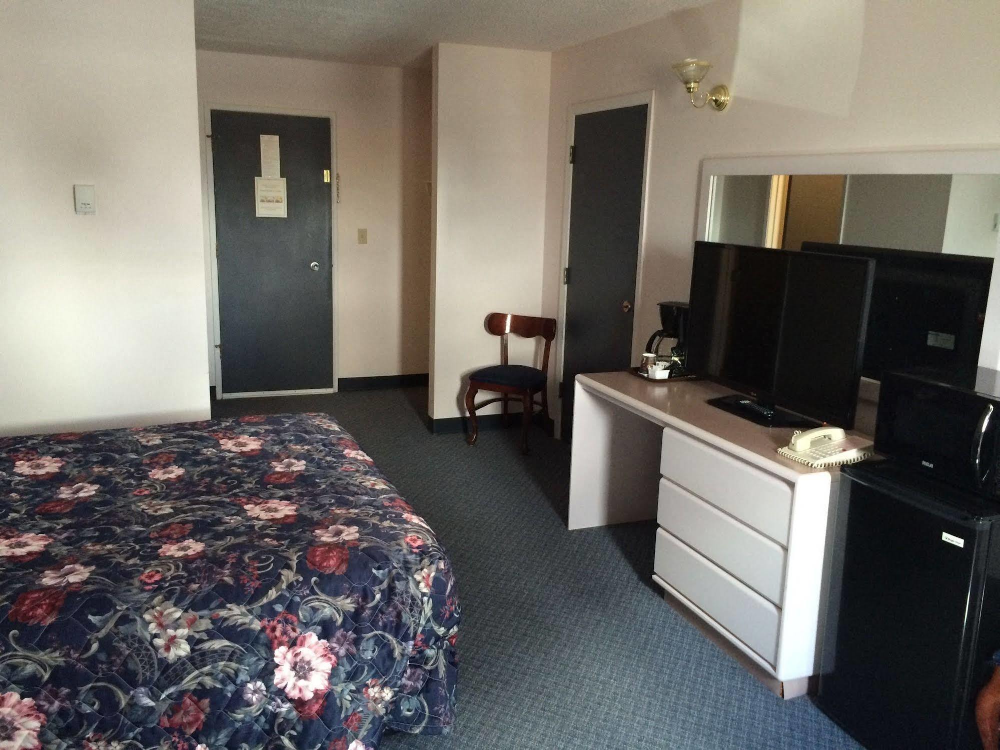 Plains Motor Inn Stettler Exterior photo